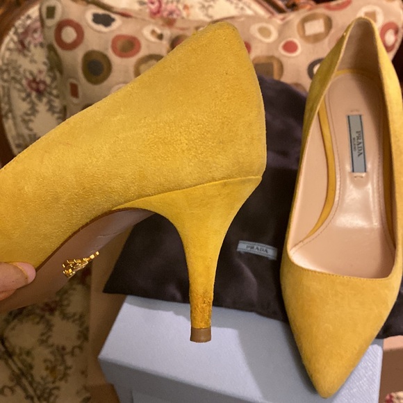 Yellow suede PRADA shoes , size 37, in the original box - Picture 8 of 15